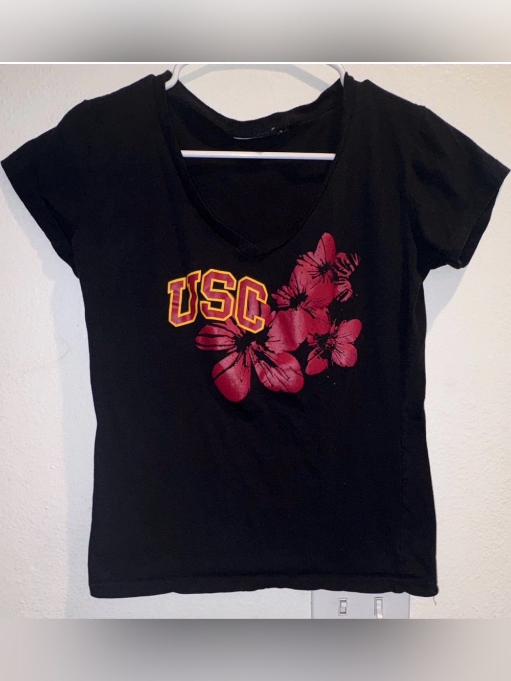 USC Trojans Black V-Neck Shirt Red Floral Graphic, Red & Yellow Details